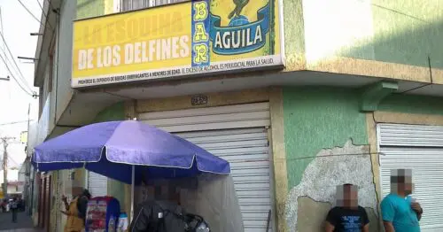 BAR LA ESQUINA DE LOS DELFINES BAR LA ESQUINA DE LOS DELFINES